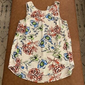 Sleeveless blouse - size small